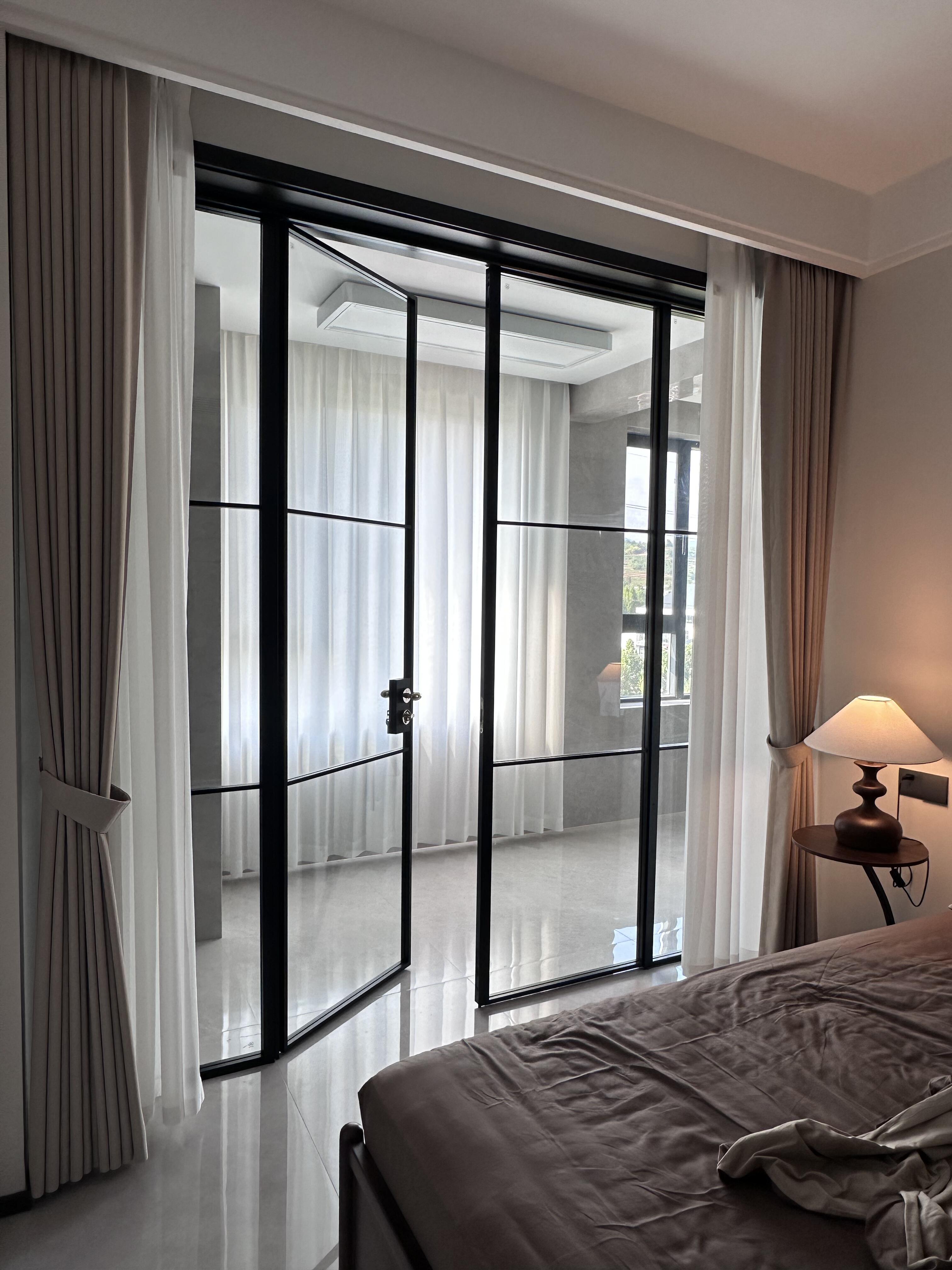 Elegant House Simple Iron Glass Doors and Windows Grills Design for Sale